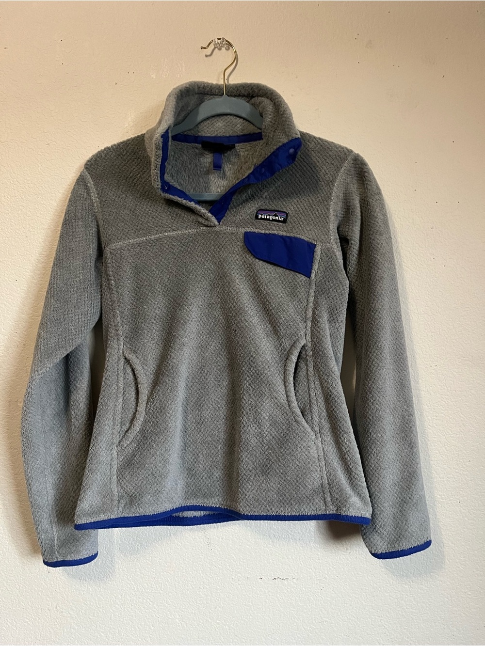 Patagonia Gray Fleece Pullover with Royal blue Trim. Vintage. Size S